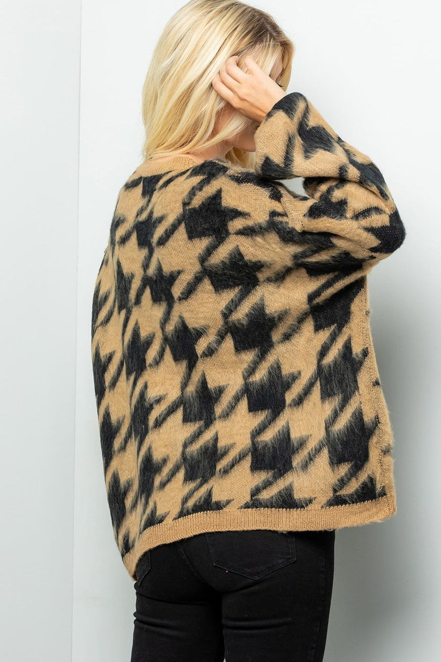 CAMEL HOUNDSTOOTH SWEATER